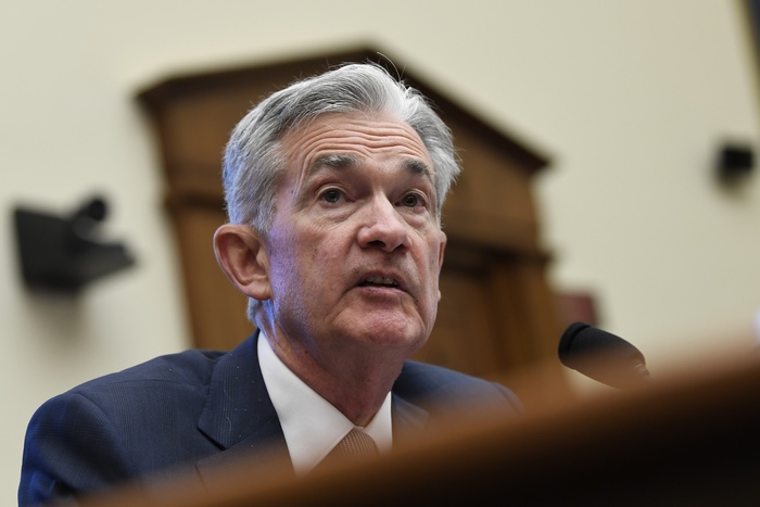 Фондовите пазари в Европа реагираха нервно вчера на радикалните мерки